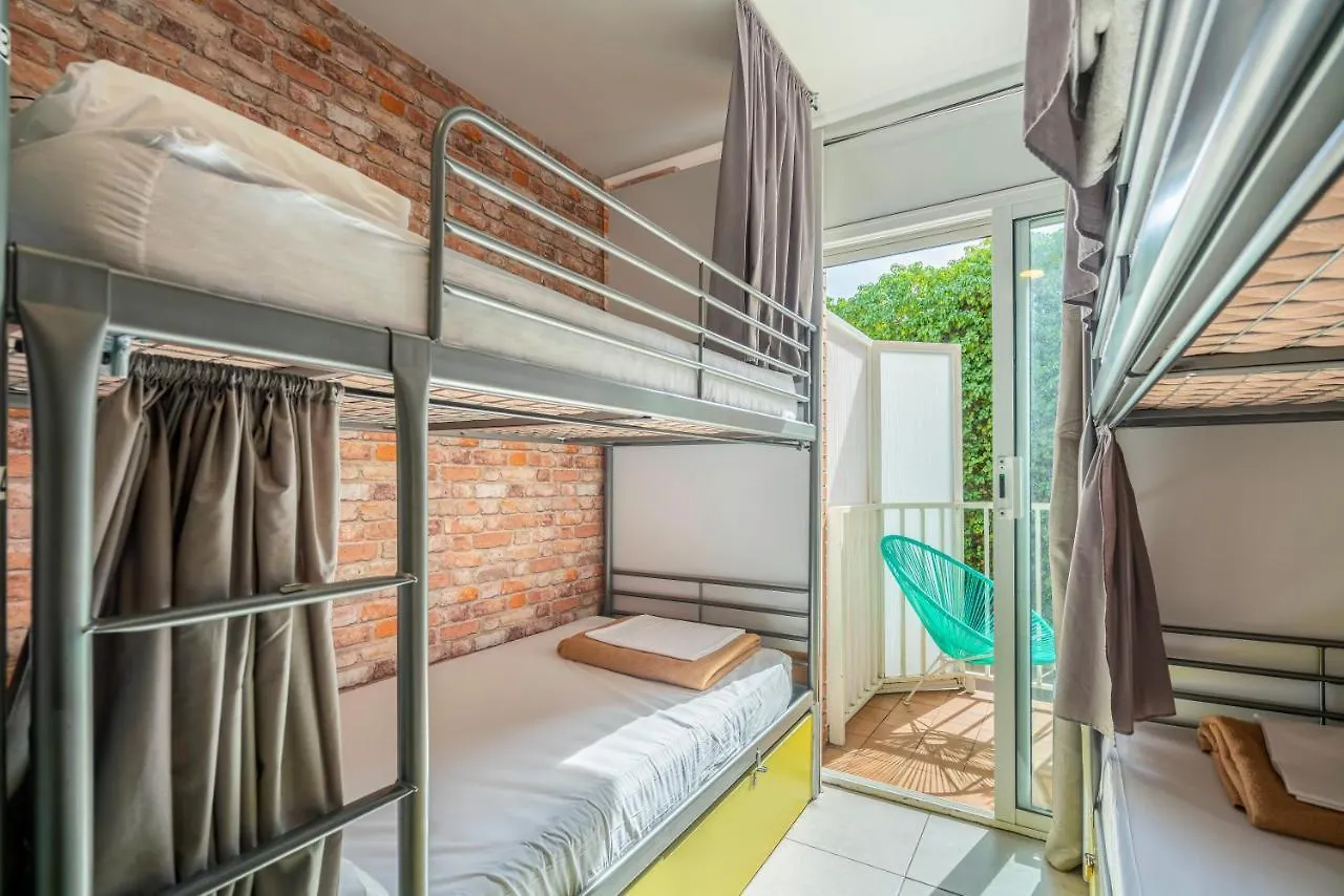 Hostel Casa Barcelo Camp Nou Barcelona L'Hospitalet de Llobregat 0*,