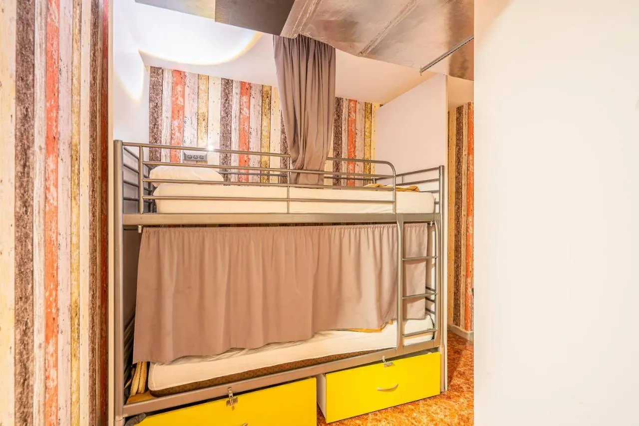 Hostel Casa Barcelo Camp Nou Barcelona L'Hospitalet de Llobregat 0*,