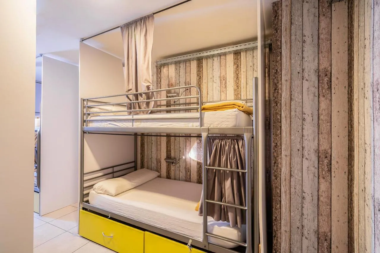 Hostel Casa Barcelo Camp Nou Barcelona L'Hospitalet de Llobregat 0*,  Španělsko