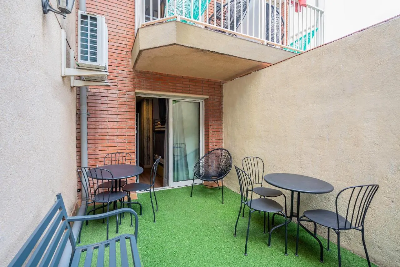 הוסטל הוספיטלט דה יוברגאט Casa Barcelo Camp Nou Barcelona אכסניה